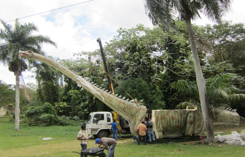 What are the precautions for large animatronic dinosaurs installation.