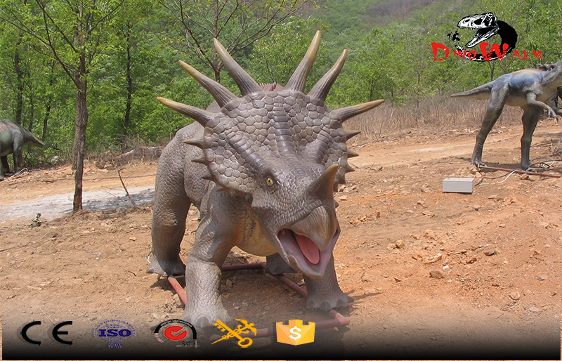 triceratops animatronic