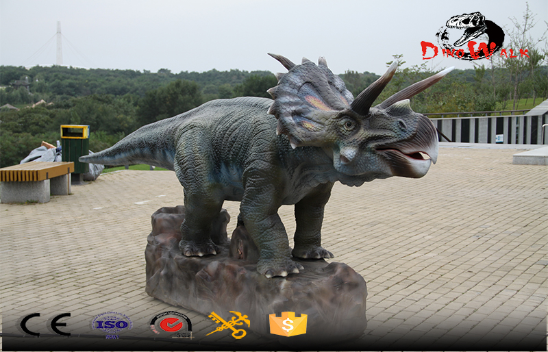 triceratops animatronic